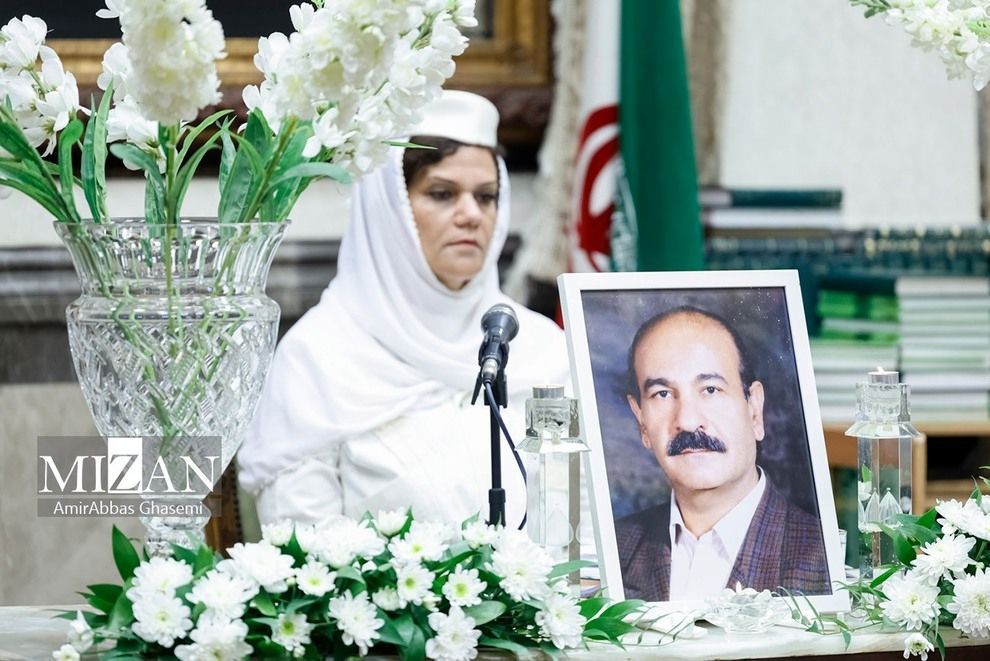 آیین پرسه فردوس کاویانی /تصویر 15 1696538299 183 آیین پرسه فردوس کاویانی تصویر