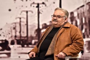 کنایه سنگین اکبر عبدی به مسیح علی‌نژاد، اگر بلد هست خودش بیاید ایران/ ویدئو