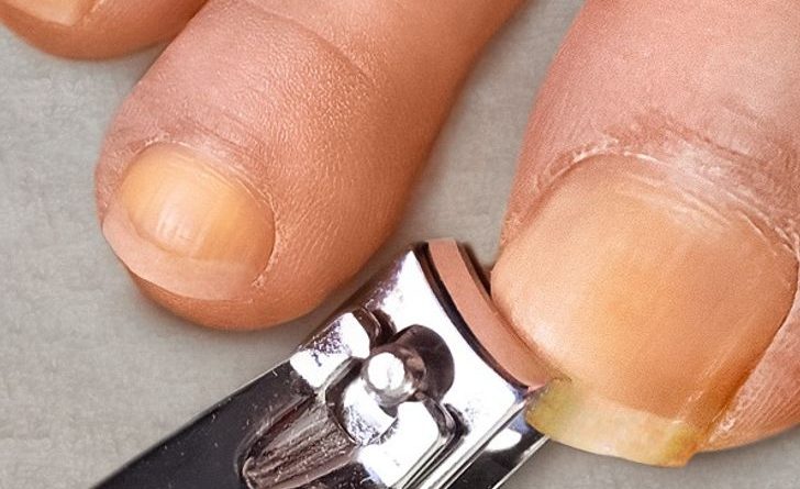 ۱۱ وسیله شخصی که حتی با نزدیکان تان هم نباید آن ها را شریک شوید