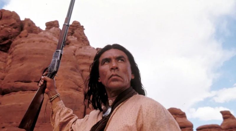 بهترین بازیگران سرخپوست تاریخ سینما؛ از «گراهام گرین» تا «تانتو کاردینال»