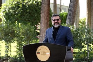 توصیه می‌کنم بیانیه‌نویس‌های سیاسی با معیشت سینماگرها وارد دعوا نشوند/ ویدئو