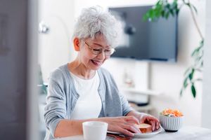 اگر می خواهید تا ۱۰۰ سال زندگی کنید باید زودتر از خوردن این غذا دست بکشید