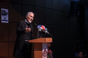 عمده افرادی که باید مالیات بپردازند مالیات نمی دهند و برندگان این اقتصاد هستند