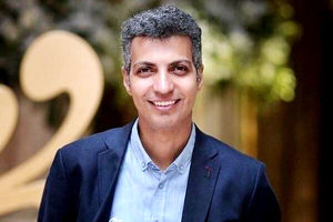 کنایه عادل فردوسی‌پور به پیامک حجاب/ ویدئو