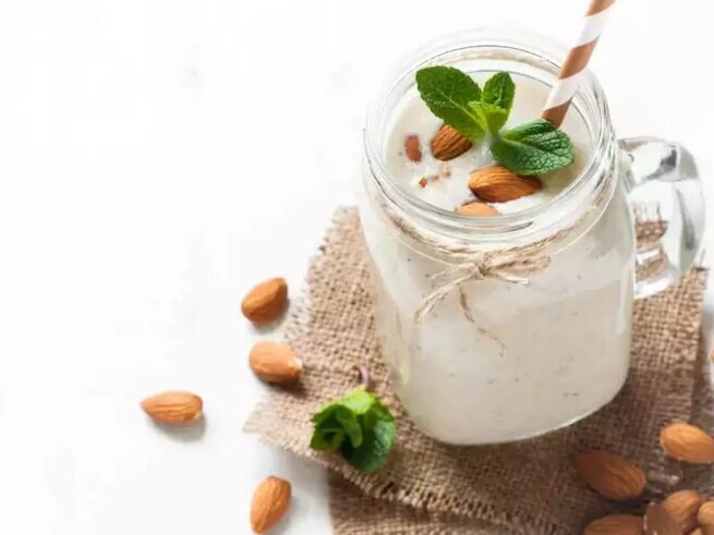 ۴ نوشیدنی که به کاهش وزن در خواب کمک می‌کنند