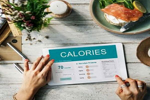 برای کم کردن یک کیلو وزن، چقدر کالری بسوزانیم؟