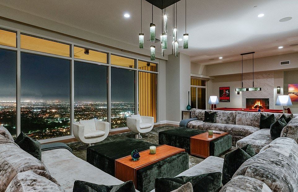 1710663168 886 سلبریتی های ثروتمند هالیوود که برای خرید خانه وام های