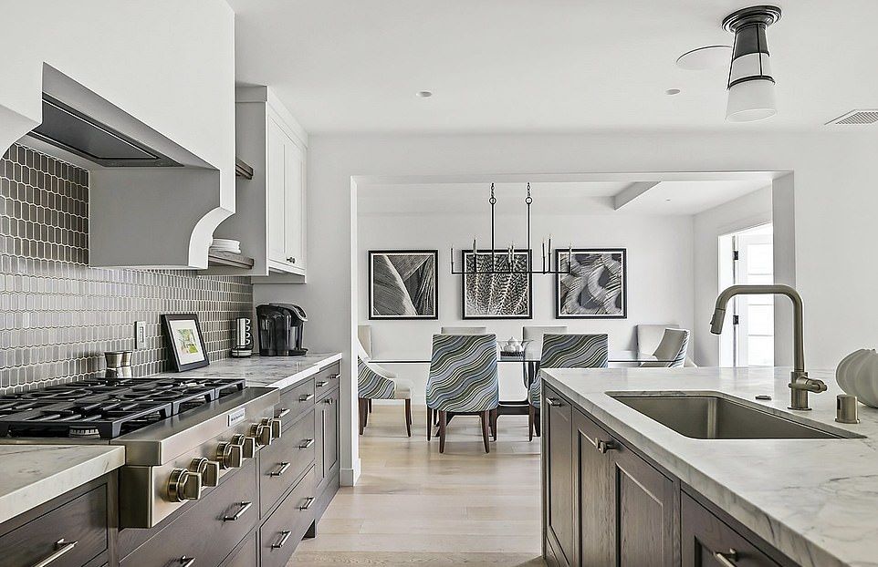 1710663174 979 سلبریتی های ثروتمند هالیوود که برای خرید خانه وام های