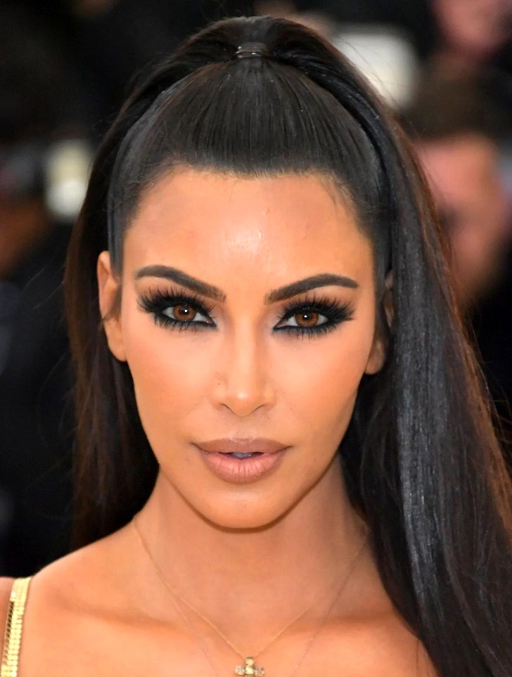 1710663178 256 سلبریتی های ثروتمند هالیوود که برای خرید خانه وام های