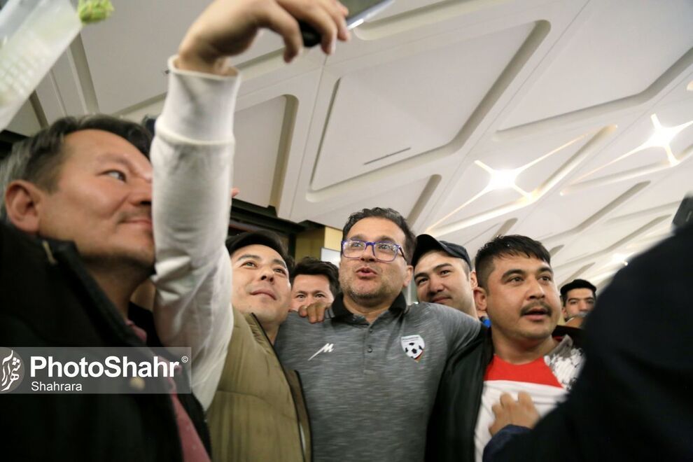 1714660188 496 برگشت تیم ملی فوتسال افغانستان به مشهد بعد از تاریخ‌سازی