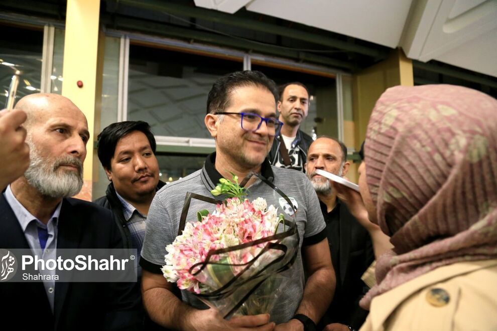 1714660191 214 برگشت تیم ملی فوتسال افغانستان به مشهد بعد از تاریخ‌سازی