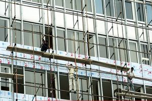 سقوط عجیب ارزش حقوق کارگران در ایران/ در سال 1360 قدرت خرید یکسال مزد یک کارگر حداقل بگیر معادل 9.5 سکه طلا بود؛ امروز به 2.4 سکه کاهش پیدا کرده است!