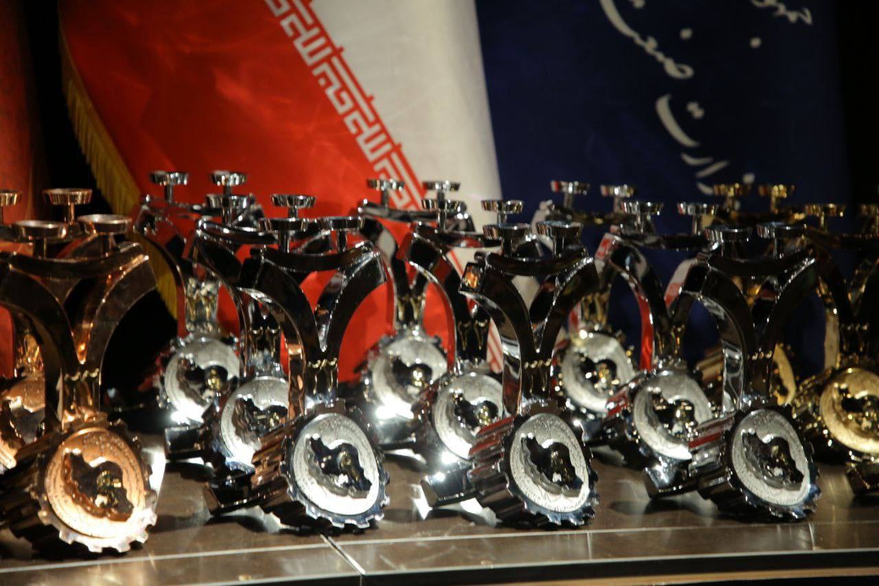 قدم بزرگ دولت سیزدهم در حمایتاز حقوق مصرف کنندگان/ ۳۶ برگزیده بیستودومین همایش ملی حمایتاز حقوق مصرفکنندگان معارفه شدند_صبح سریع 7 photo_2024-06-16_11-21-13