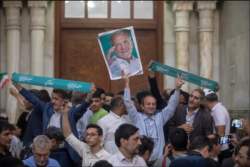 میدان مین زیر پای دولت چهاردهم