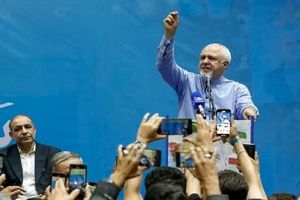 ۳۰۰ هزار تومان به هر روستایی داده اند؛ چه معاون رئیس‌جمهور» تخلف کرده باشد چه دیگران