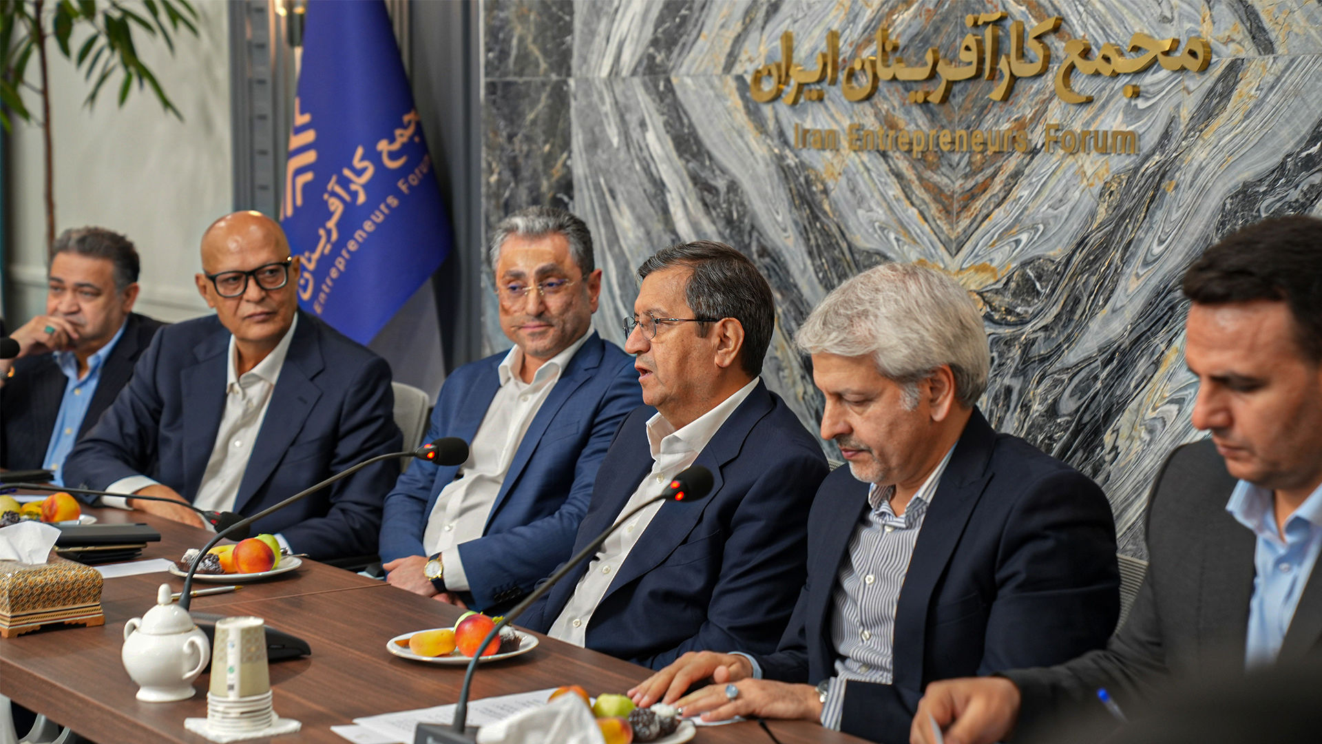 1724074644 231 در قسمت اقتصادی با کارافرینان همفکری خواهم کرد صبح سریع