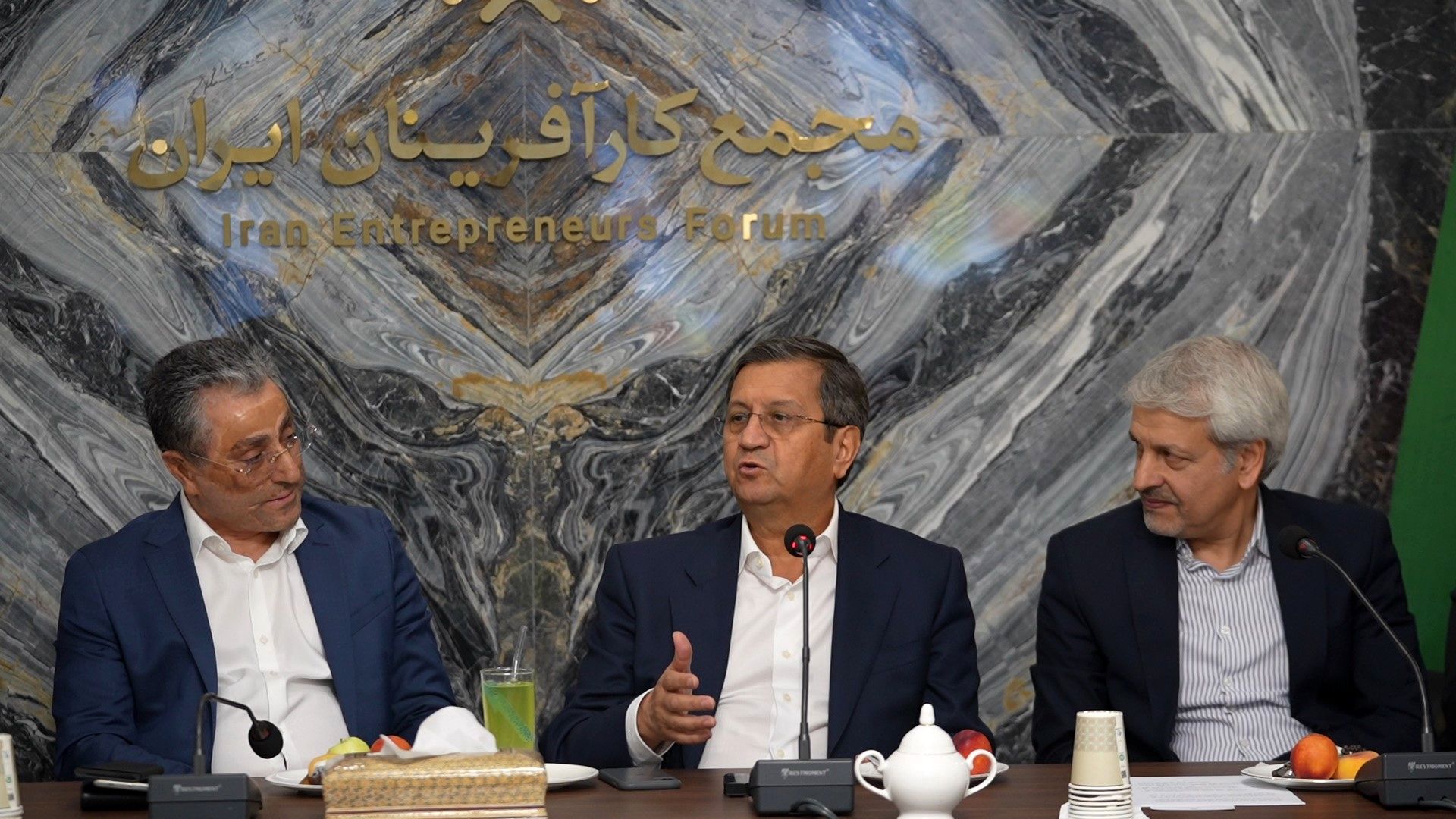 1724074644 317 در قسمت اقتصادی با کارافرینان همفکری خواهم کرد صبح سریع