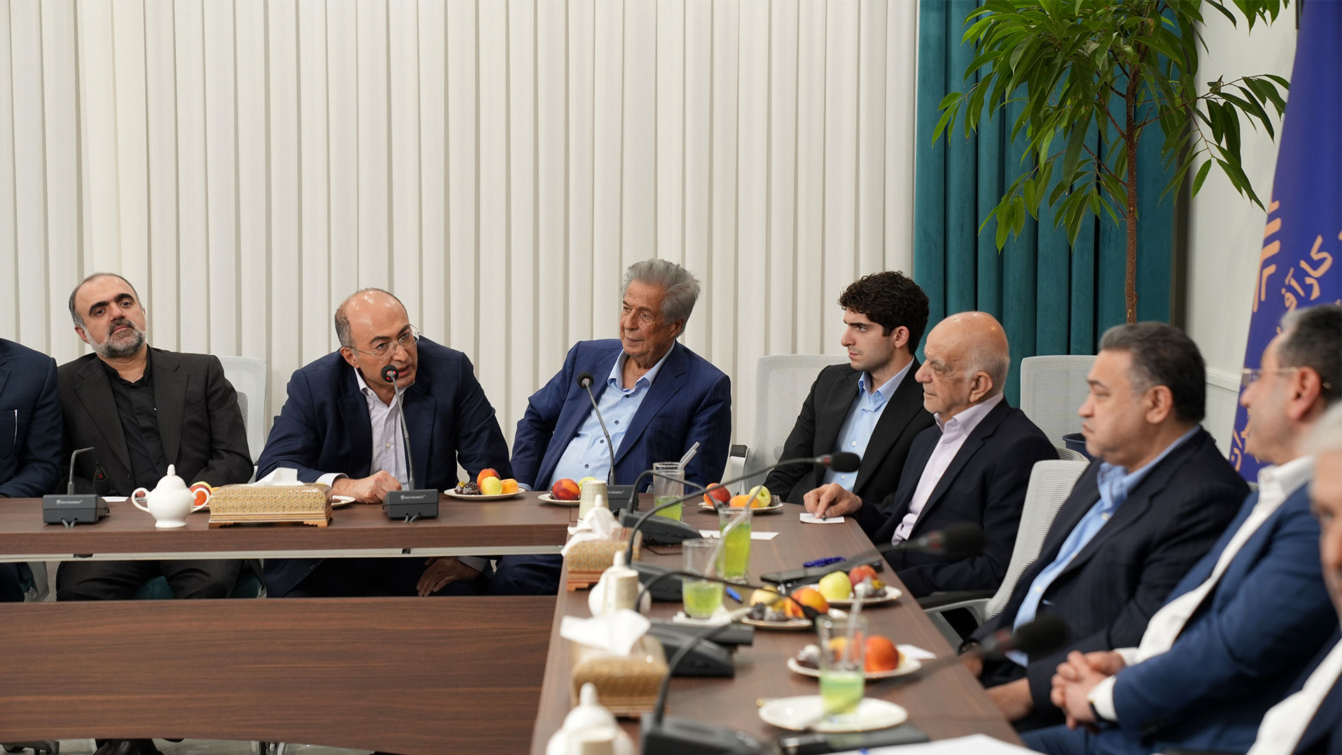 1724074644 43 در قسمت اقتصادی با کارافرینان همفکری خواهم کرد صبح سریع