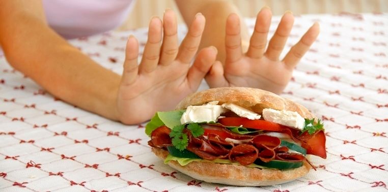 نقش والدین در عادات بدِ غذایی فرزندان_صبح سریع 22 نقش والدین در بروز اختلالات تغذیه ای فرزندان