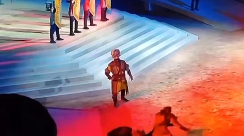 دست امیر آقایی در تئاتر شکست! /ویدئو