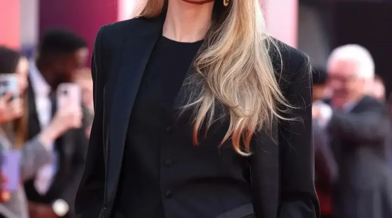 آنجلینا جولی با چهره‌ ای متفاوت در جشنواره فیلم لندن/ عکس