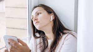 1731403191 940 چرا از گوش دادن به موسیقی غمگین لذت می بریم؟ صبح