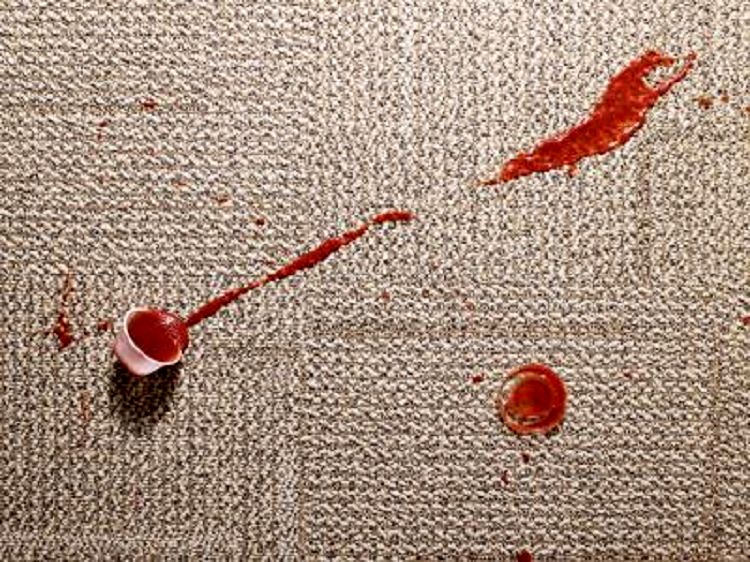 روش‌های ساده و خانگی برای پاک کردن انواع لکه‌ها از فرش