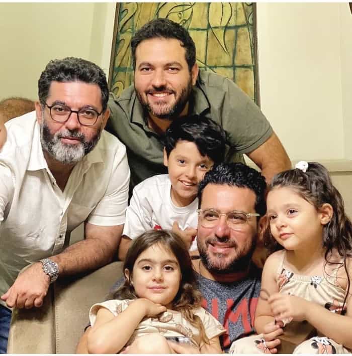 زندگی و آلبوم تصاویر همراه تازه جناب خان /عکس_صبح سریع 17 محسن کیایی