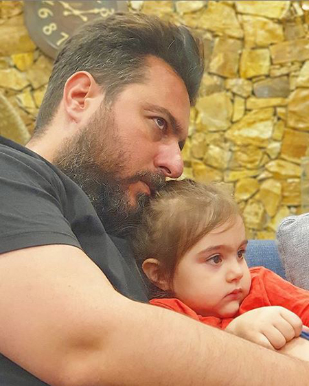 زندگی و آلبوم تصاویر همراه تازه جناب خان /عکس_صبح سریع 18 محسن کیایی