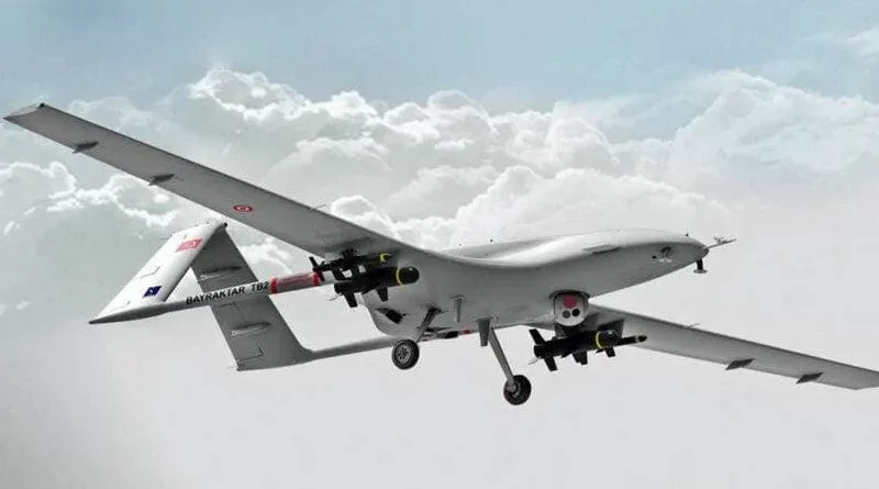 پهپاد بیرقدار ترکیه می‌تواند هر پدافند هوایی را فلج کند عکس