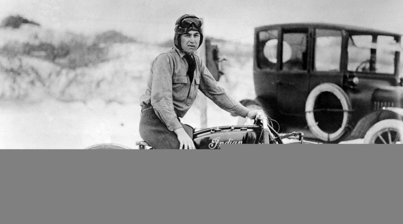 تکامل دوچرخه از سال ۱۷۰۰ تا ۲۰۵۰/ ویدئو