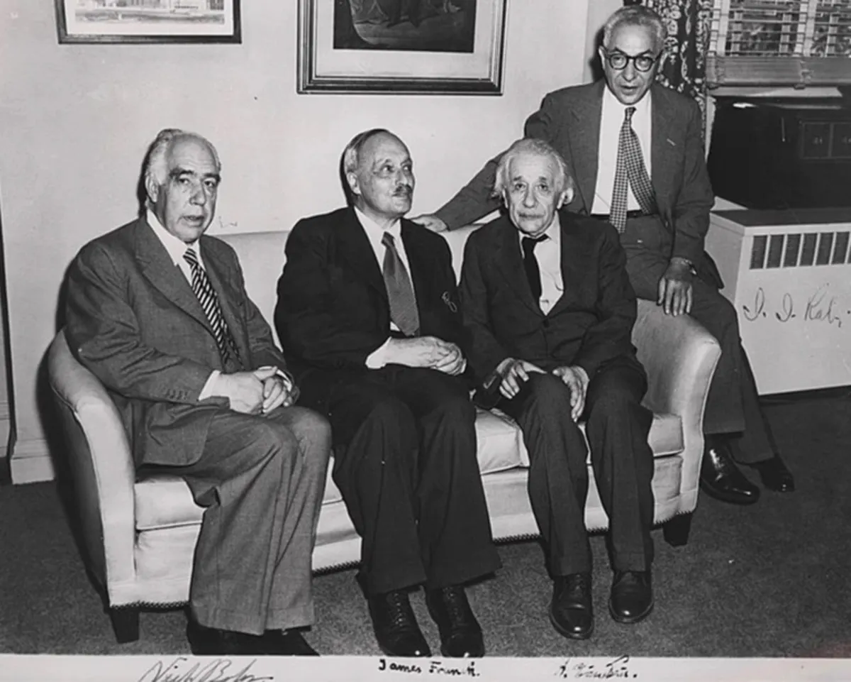 چرا نظریه کوانتوم بعد از گذشت 100 سال تا این مدت برای فیزیکدانان معما است؟_صبح سریع 4 3