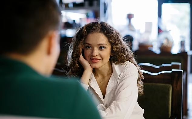 آیا مردان زودتر از زنان عاشق می‌شوند؟ یافته‌های علمی جدید پاسخ می‌دهد