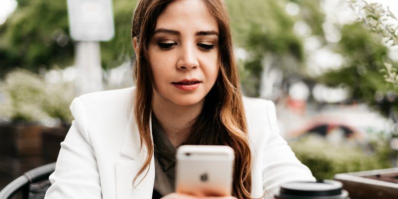 1743810114 69 قلابی که بدجور قلب‌تان را جریحه‌دار می‌کند صبح سریع