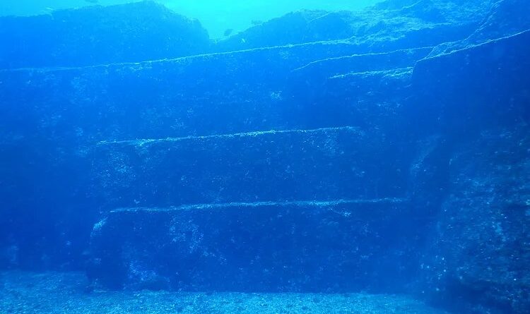 بنای رازآلود یوناگونی، آتلانتیس گمشده ژاپن در اعماق اقیانوس / عکس