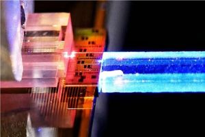 پایداری پیوند داده کوانتومی با استفاده از انتقال فوتون در مسافت ۱۸ کیلومتری