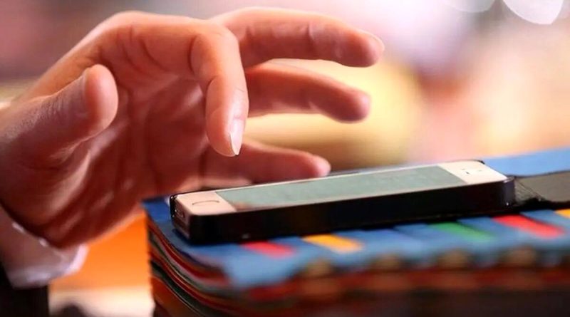 چگونه چک کردن گوشی روزتان را تحت تأثیر قرار می‌دهد؟
