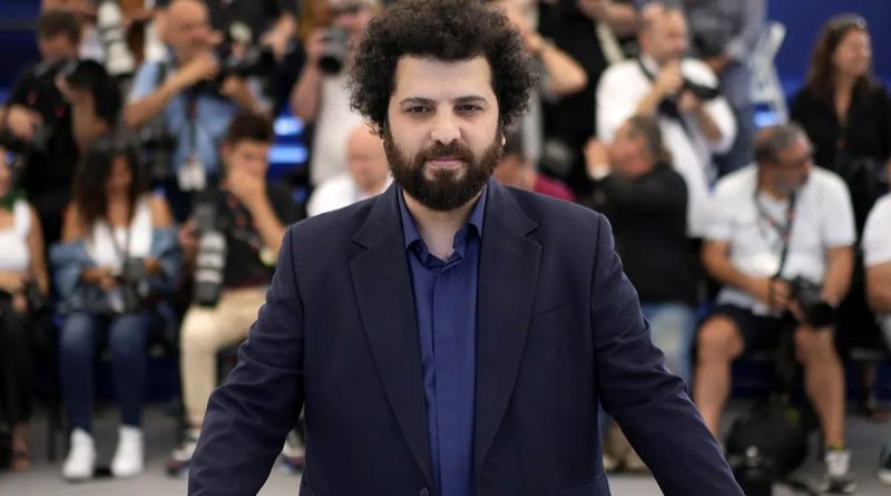 کن در برابر فیلم سعید روستایی ایستاد و کف زد/ ویدئو