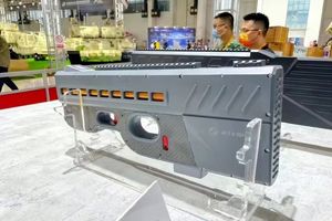 چین از سریع‌ترین اسلحه الکترومغناطیسی جهان رونمایی کرد