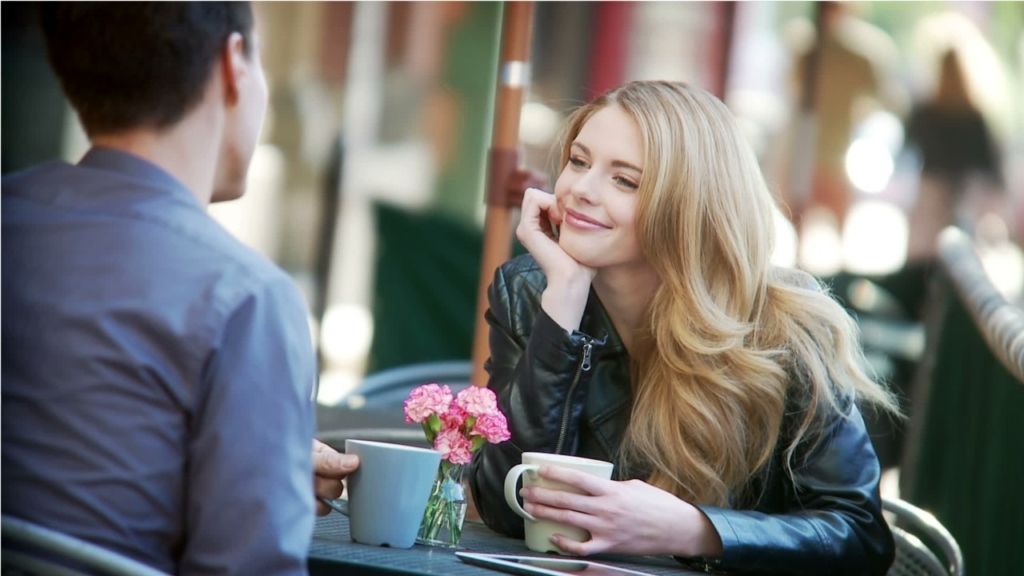 1748590124 333 10 اشتباهی که صمیمیت روابط بلند زمان را تهدید می