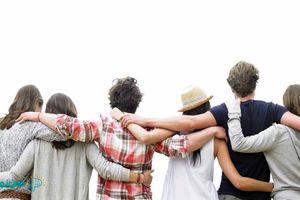 ۸ ویژگی دوستانی که از خانواده نزدیکترند