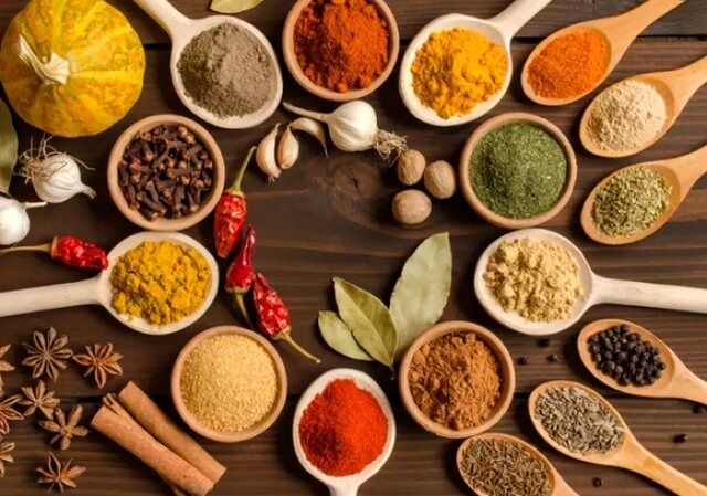 ۴ گروه غذایی که ممکن است باعث بوی نامطبوعِ بدن شوند