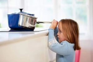 از چه زمانی تنها گذاشتن فرزند در خانه مجاز است؟