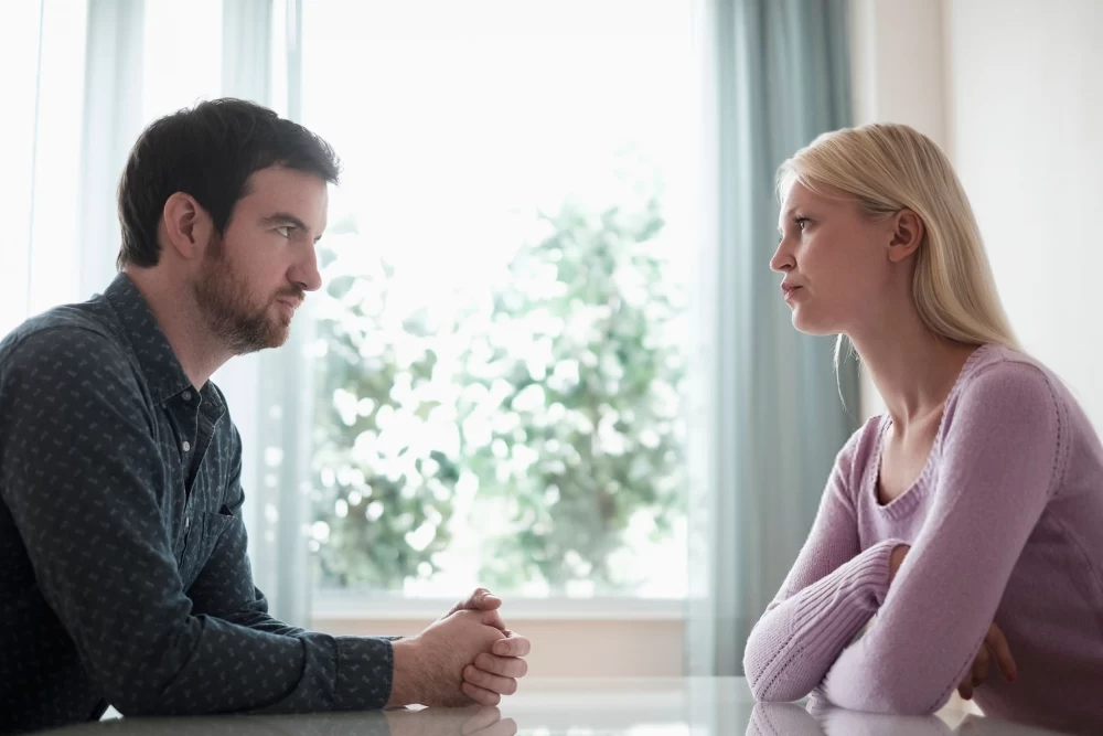 1754565776 49 علت پول خرج نکردن شوهر برای زن صبح سریع.webp