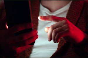 زخم کاری به تخیل عاطفی | ۸۰ درصد مردان پورن تماشا کرده‌اند!