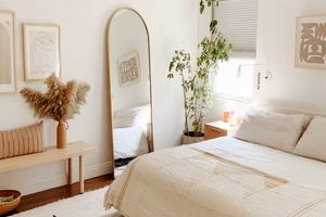 ۸ چیزی که هرگز نباید زیر تخت خود نگهداری کنید