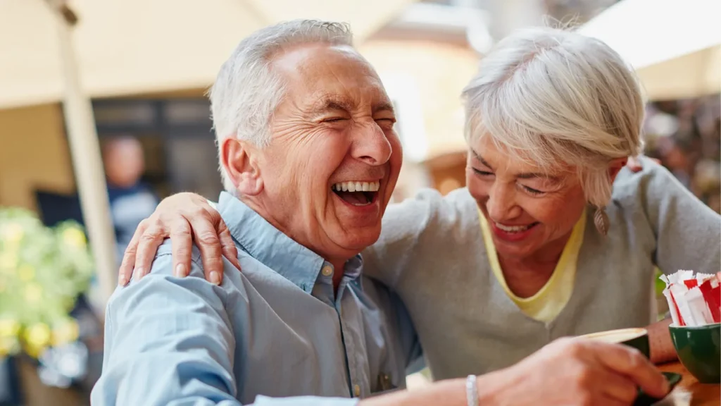 1761676153 99 10 راز سالم پا به سن گذاشتن صبح سریع.webp